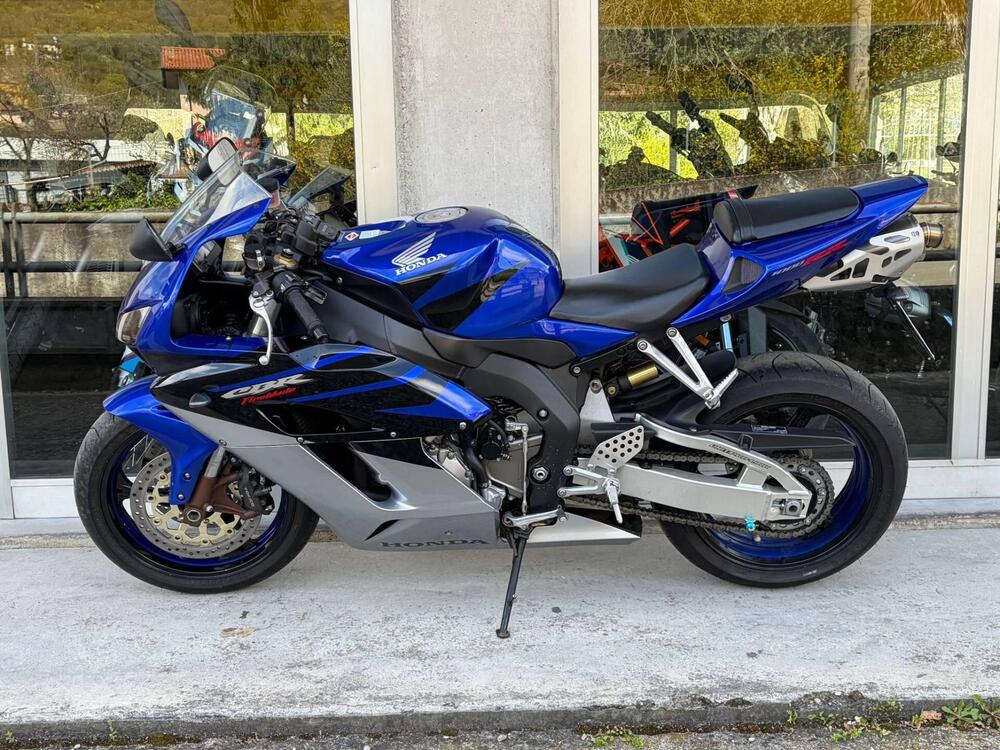 Honda CBR 1000 RR Fireblade (2004 - 05) (2)