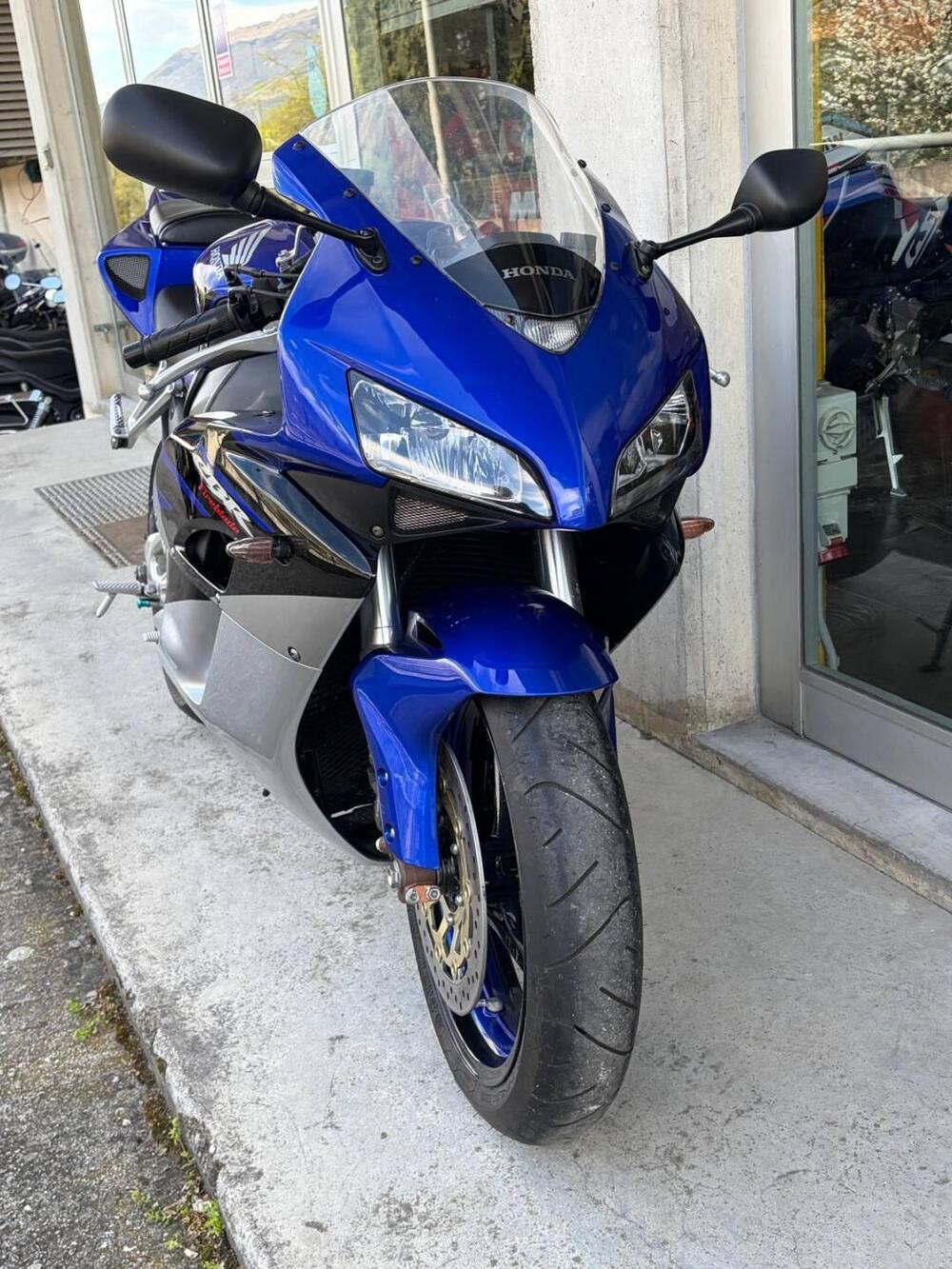 Honda CBR 1000 RR Fireblade (2004 - 05) (4)