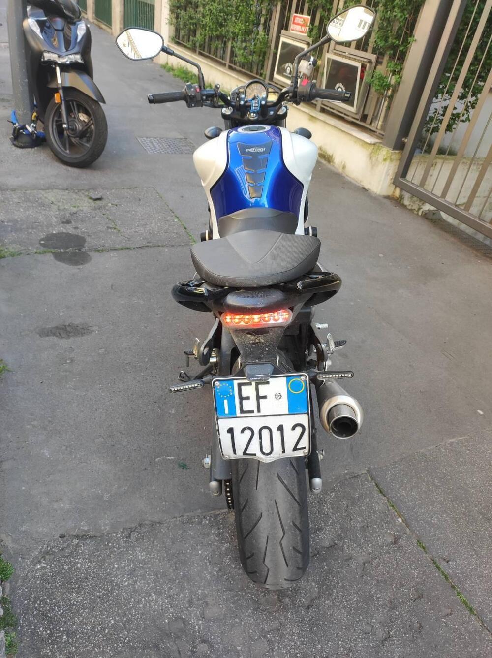 Suzuki Gladius 650 SFV ABS (2009 - 15) (4)