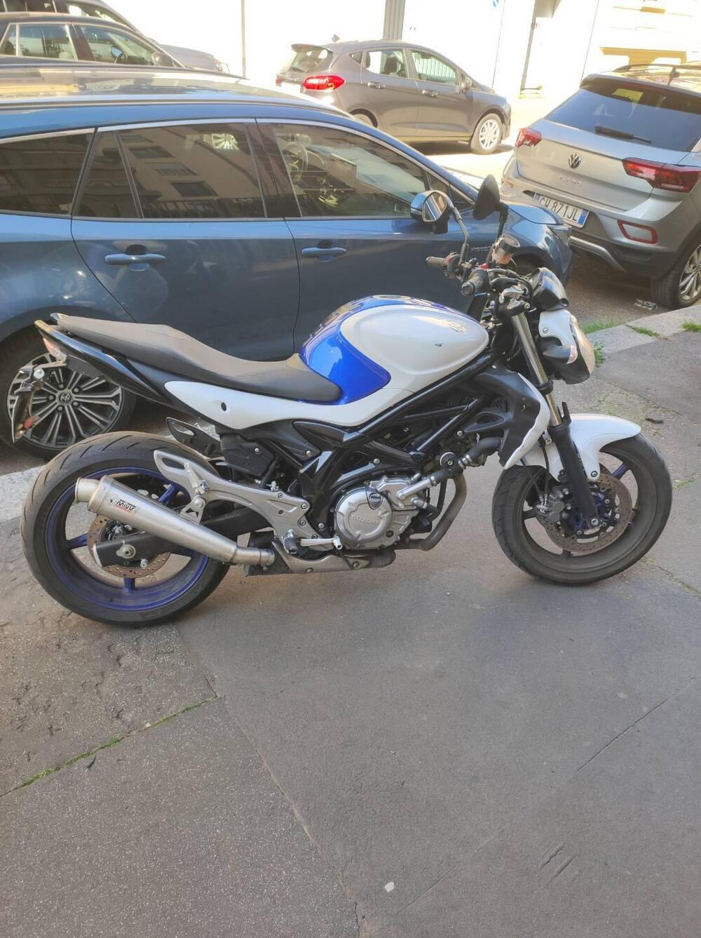 Suzuki Gladius 650 SFV ABS (2009 - 15) (2)