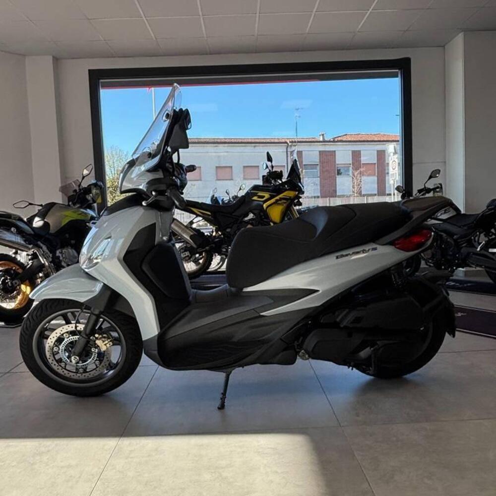 Piaggio Beverly 400 S (2025 - 26) (4)