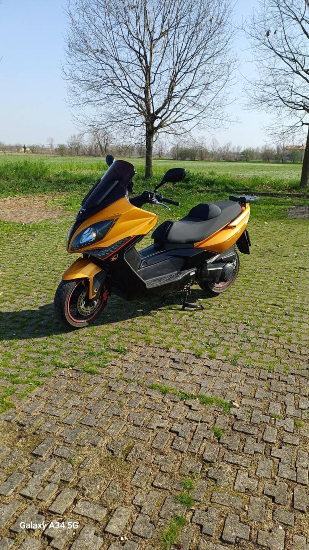 Kymco Xciting 300i R (2007 - 14) (2)