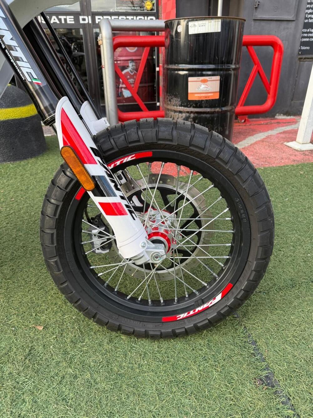 Fantic Motor XMF 125 Motard Performance 4t (2021 - 22) (14)