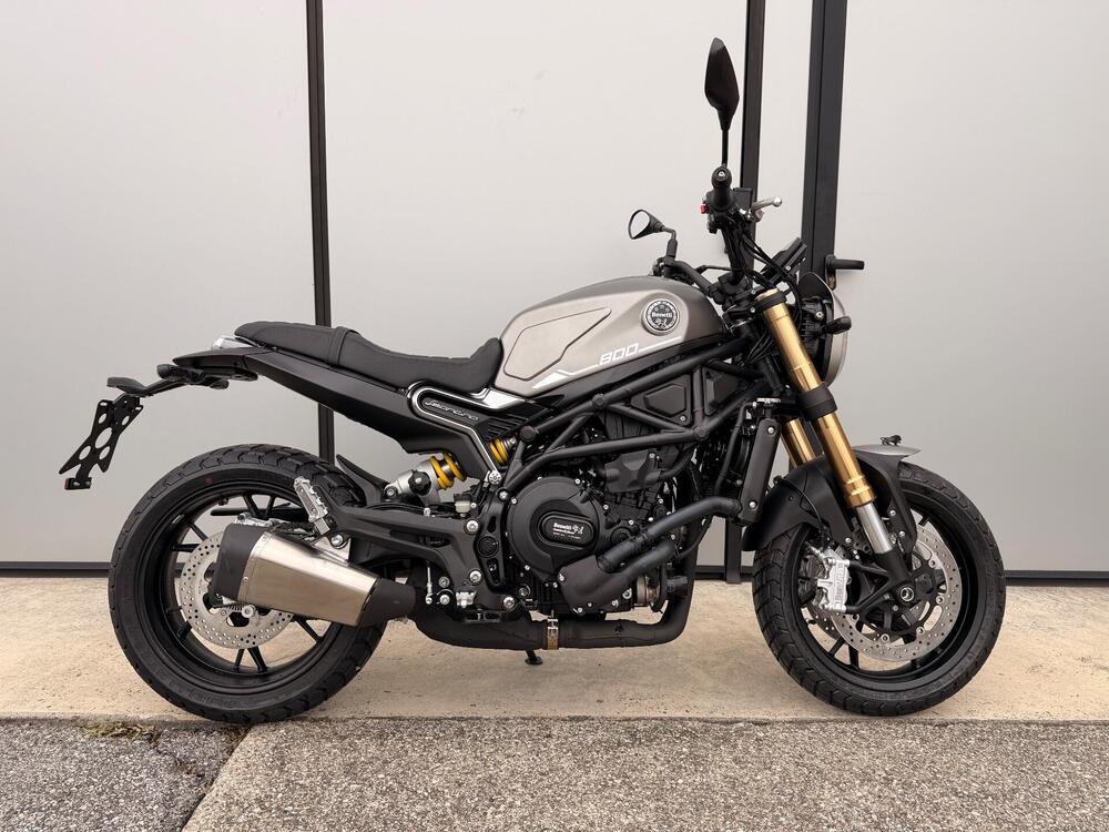 Benelli Leoncino 800 (2022 - 26)