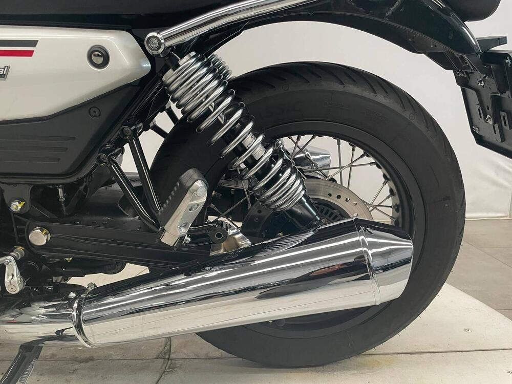 Moto Guzzi V7 850 Stone Special Abs (2021) (7)