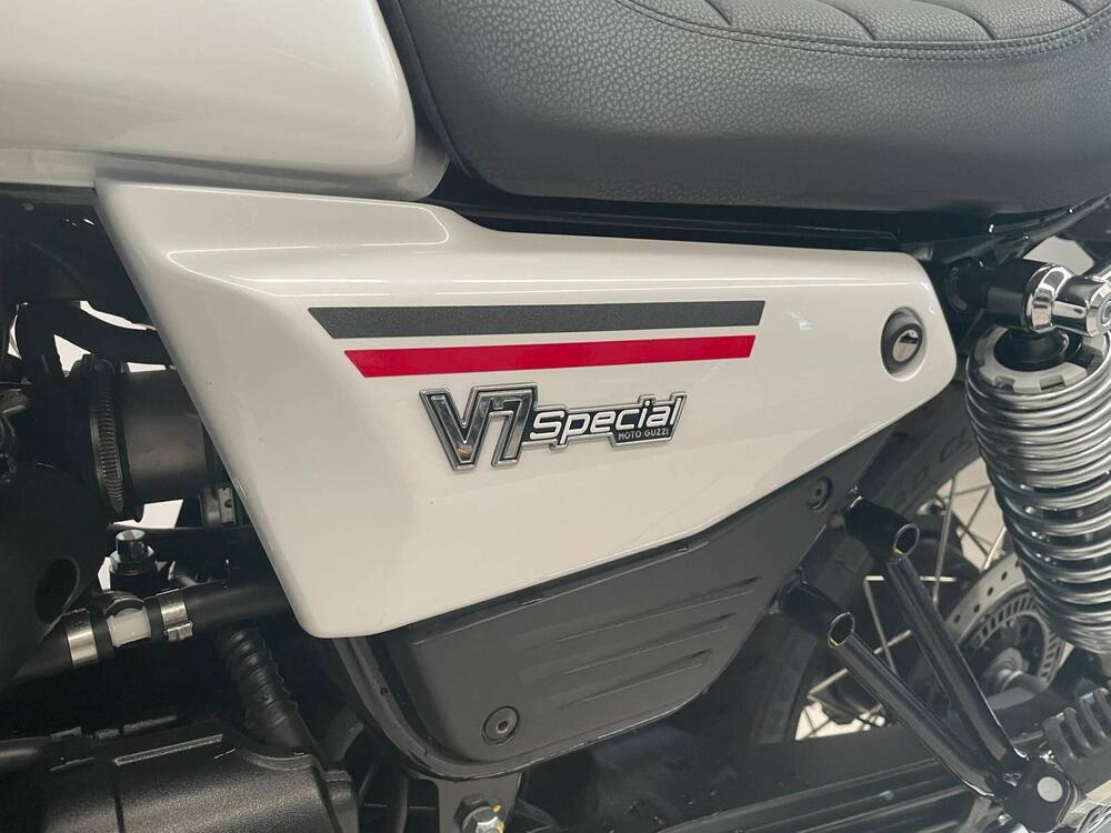 Moto Guzzi V7 850 Stone Special Abs (2021) (9)