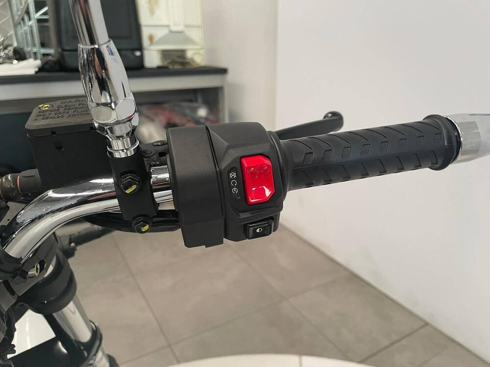 Moto Guzzi V7 850 Stone Special Abs (2021) (12)