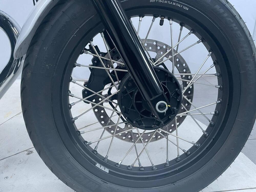 Moto Guzzi V7 850 Stone Special Abs (2021) (18)