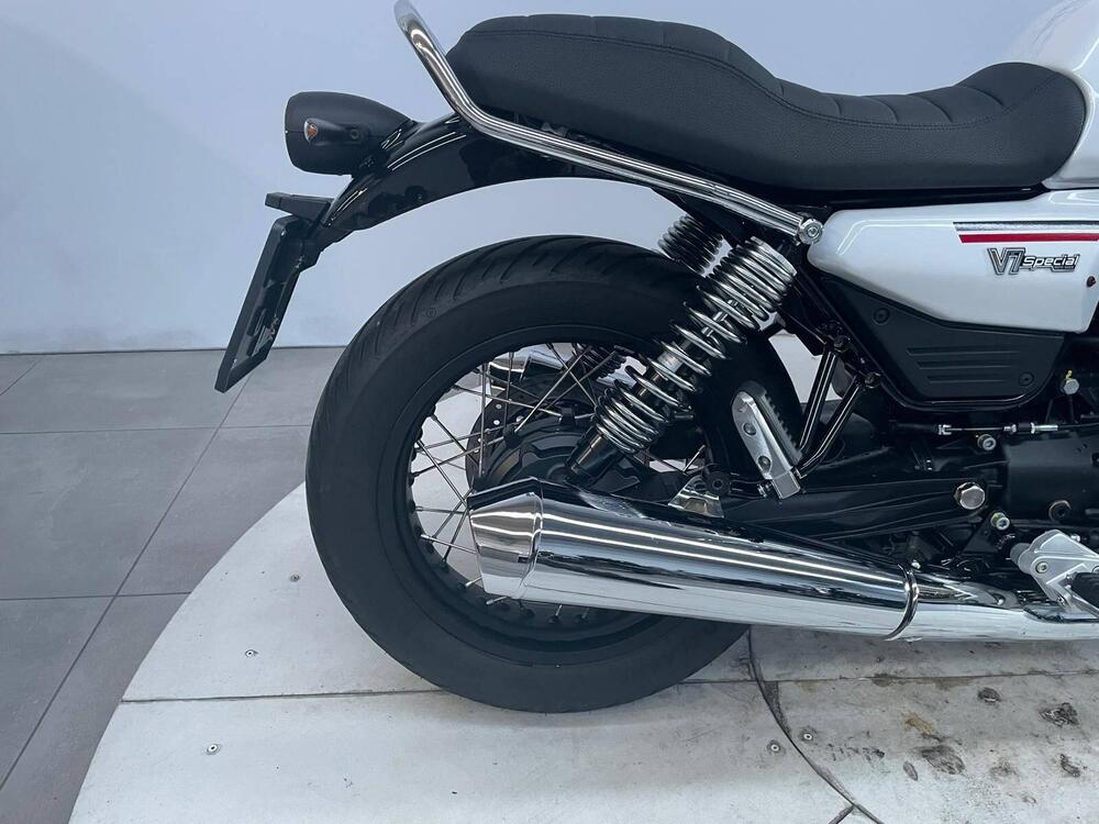 Moto Guzzi V7 850 Stone Special Abs (2021) (19)