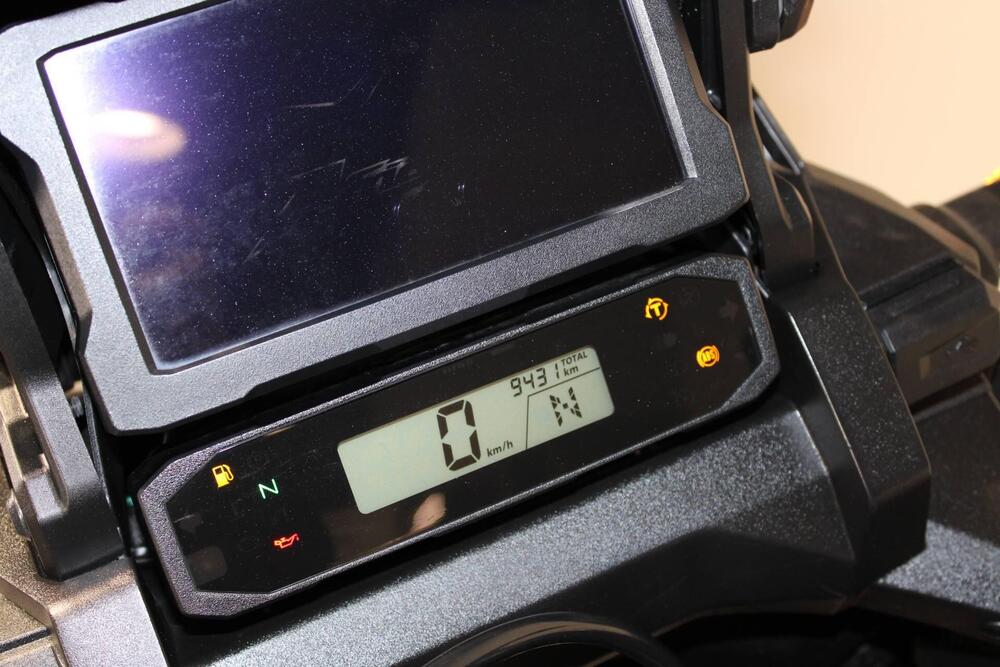 Honda Africa Twin CRF 1100L ES DCT (2024 - 26) (6)