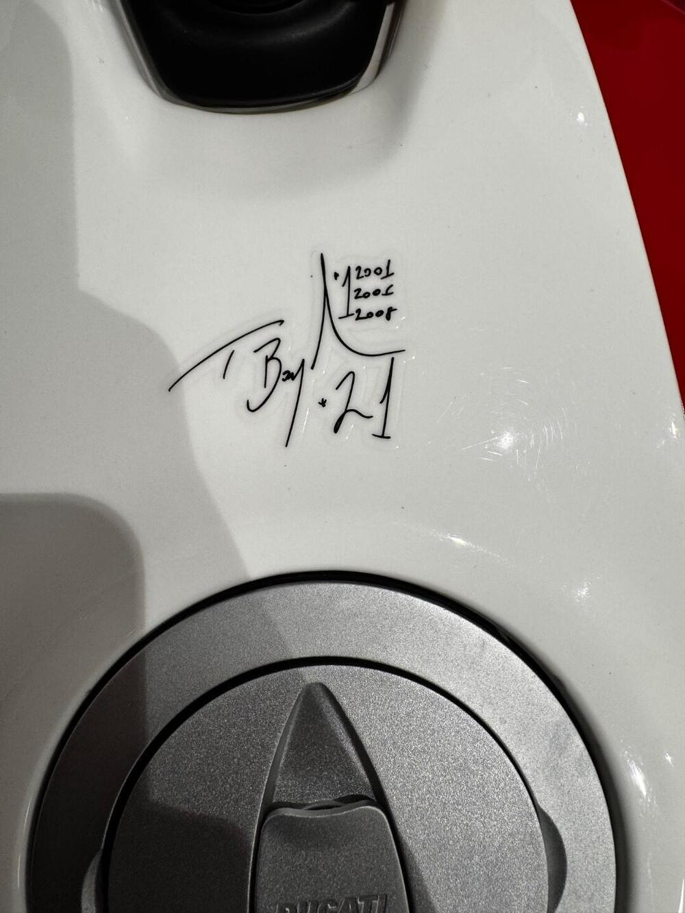 Ducati Panigale V2 Bayliss 1st Championship 20th Anniversary (2021 - 24) (12)