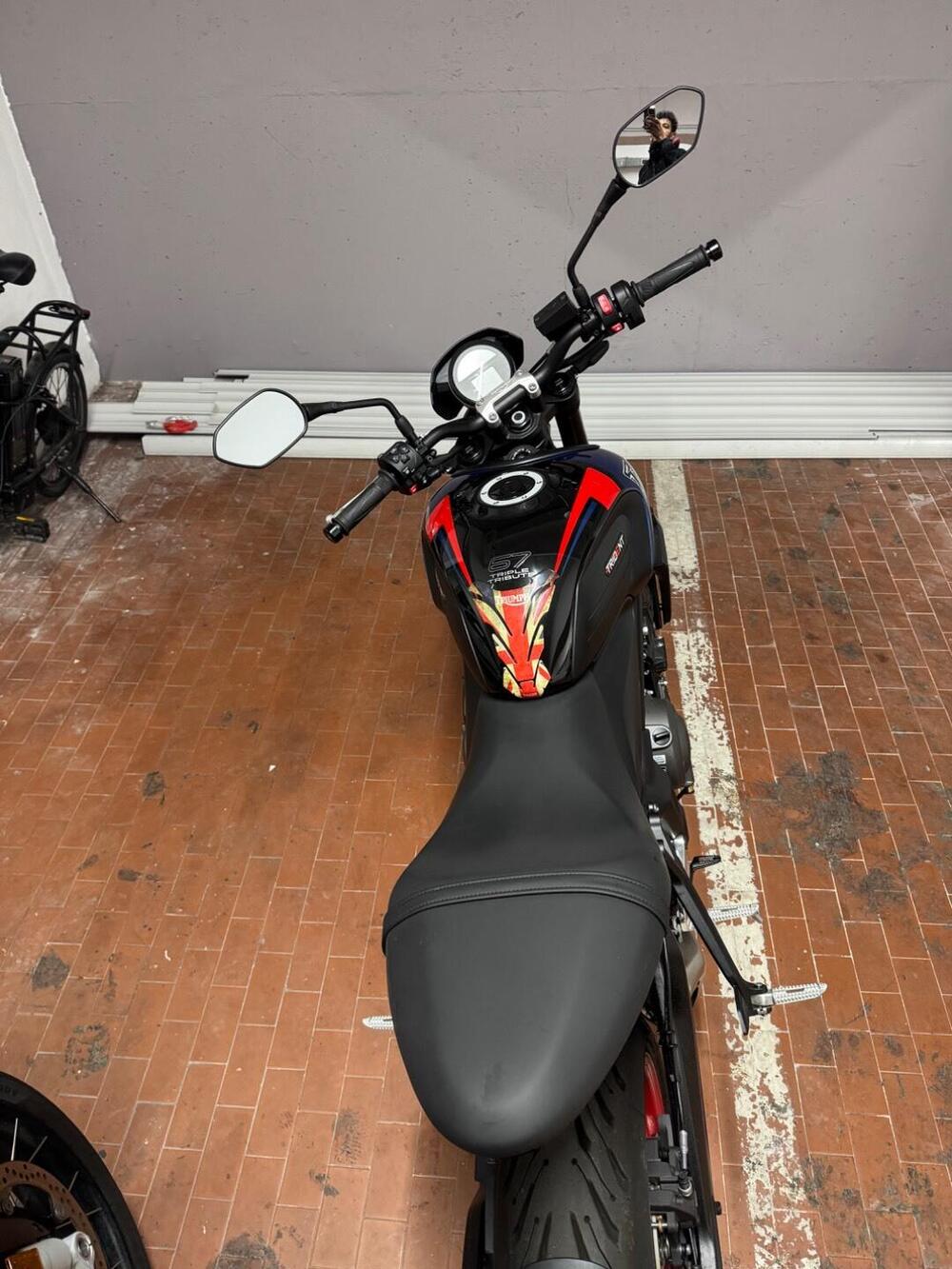 Triumph Trident 660 Triple Tribute Edition (2025 - 26) (6)