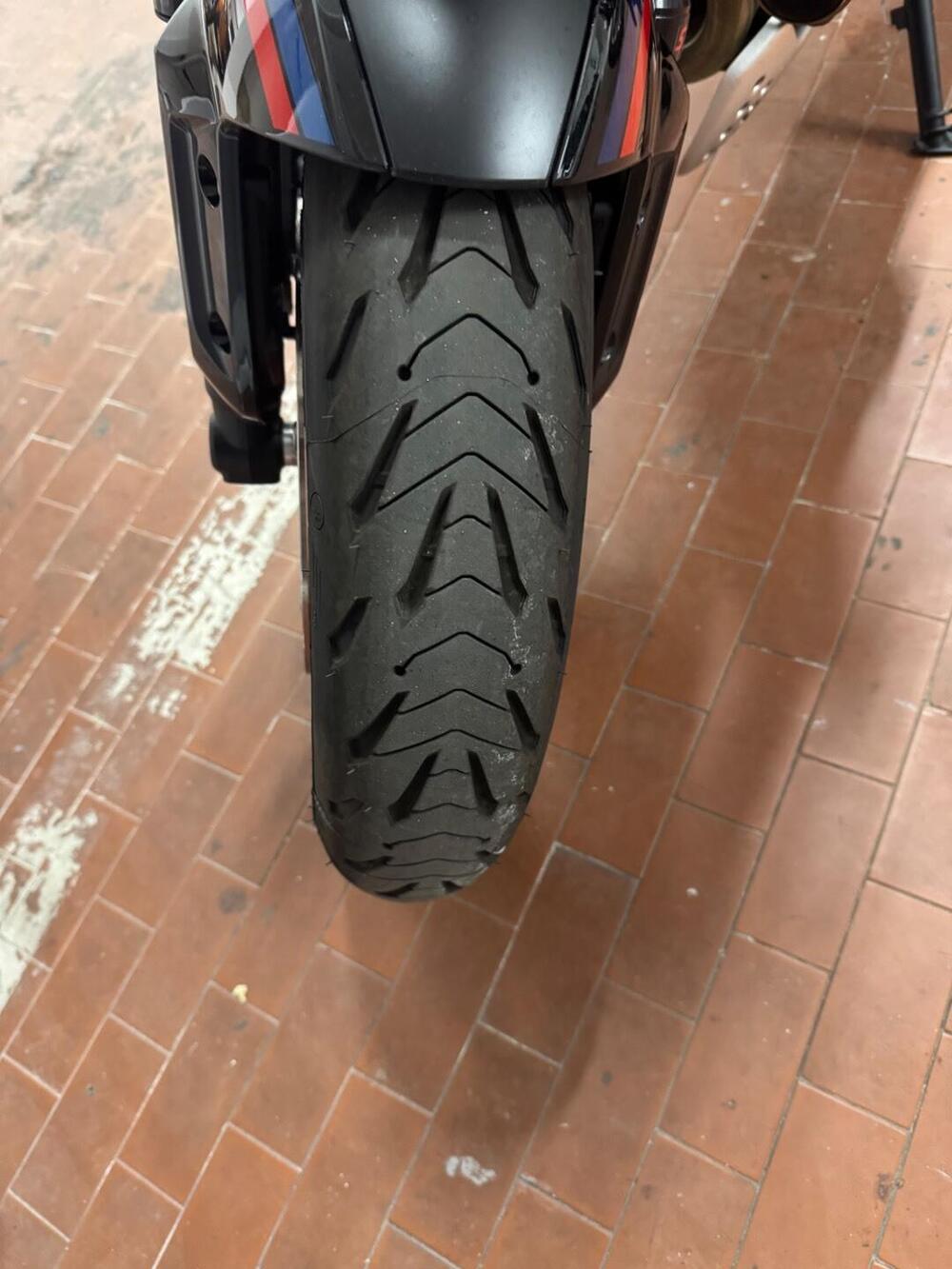 Triumph Trident 660 Triple Tribute Edition (2025 - 26) (8)