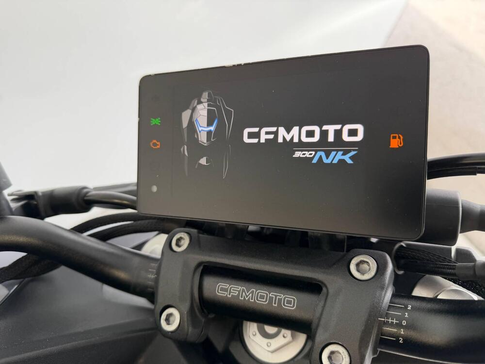 CFMOTO 300NK (2021 - 26) (6)