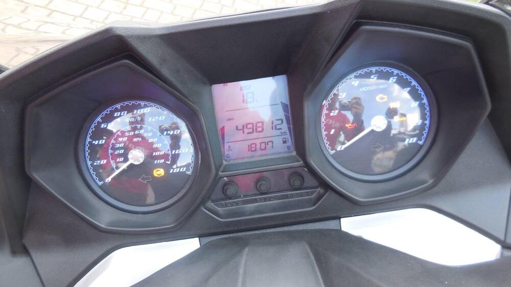 Kymco Downtown 350i TCS (2021 - 25) (4)