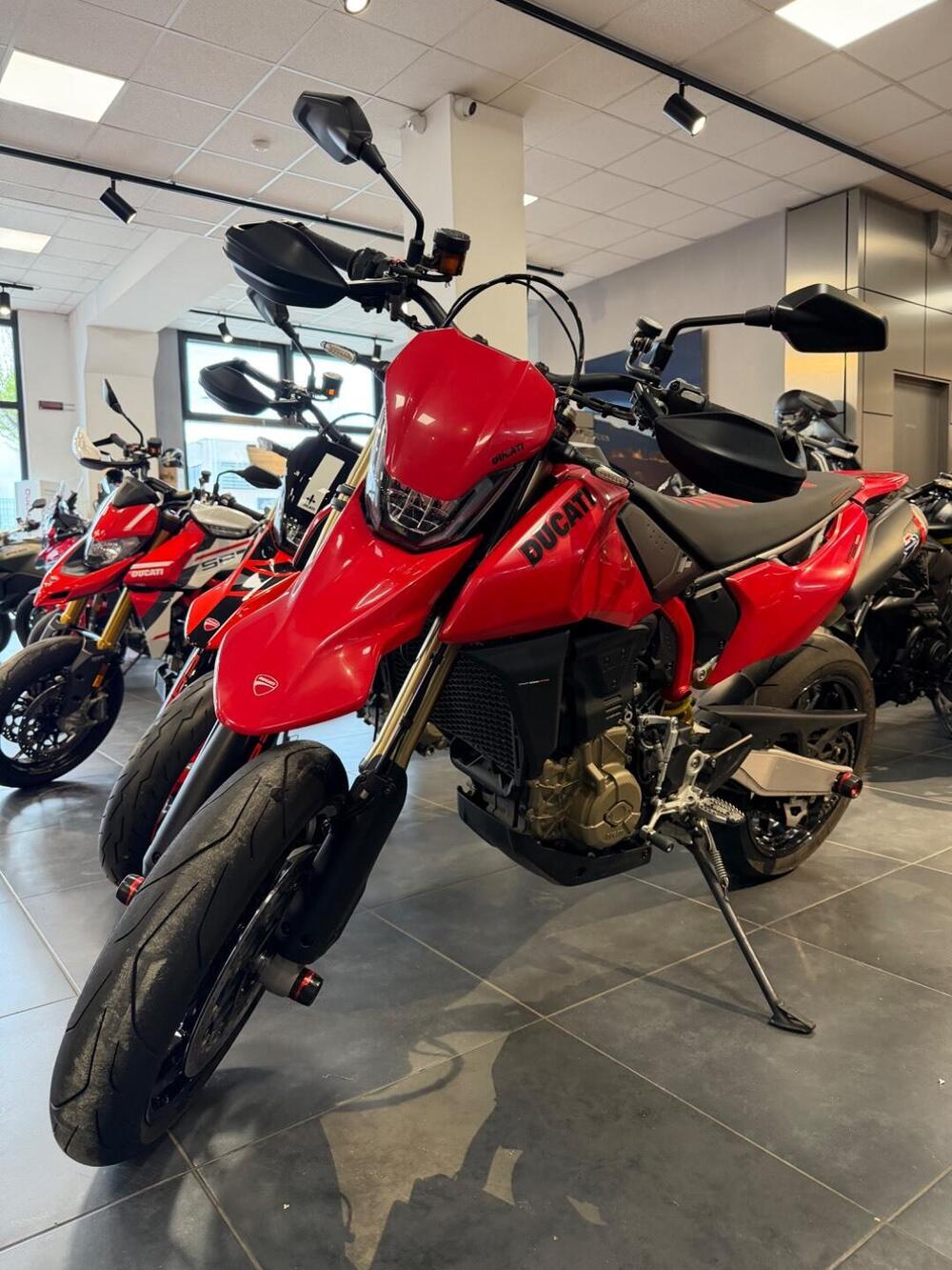 Ducati Hypermotard 698 Mono (2024 - 26) (4)