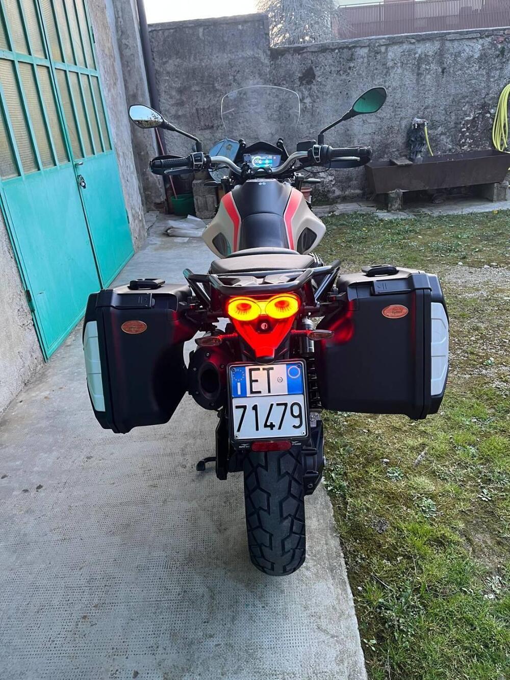 Moto Guzzi V85 TT Travel (2021 - 23) (8)