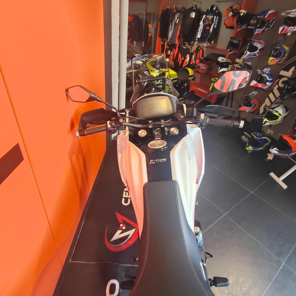 Moto Morini X-Cape 650 (2021 - 26) (3)