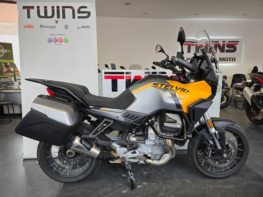 Moto Guzzi Stelvio (2024 - 26)