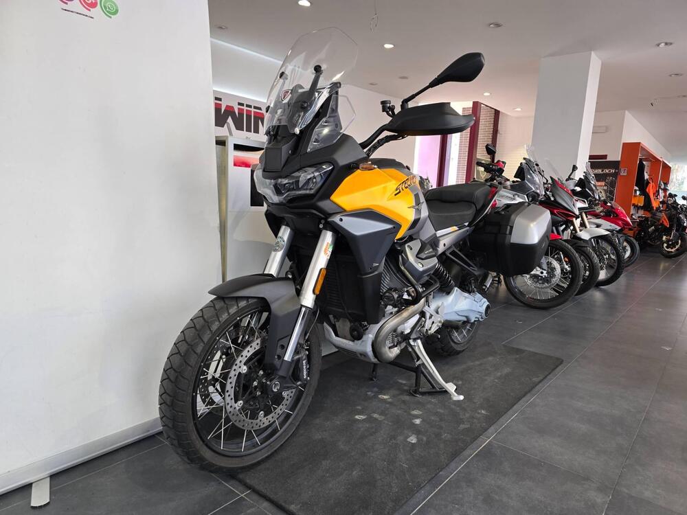 Moto Guzzi Stelvio (2024 - 26) (4)