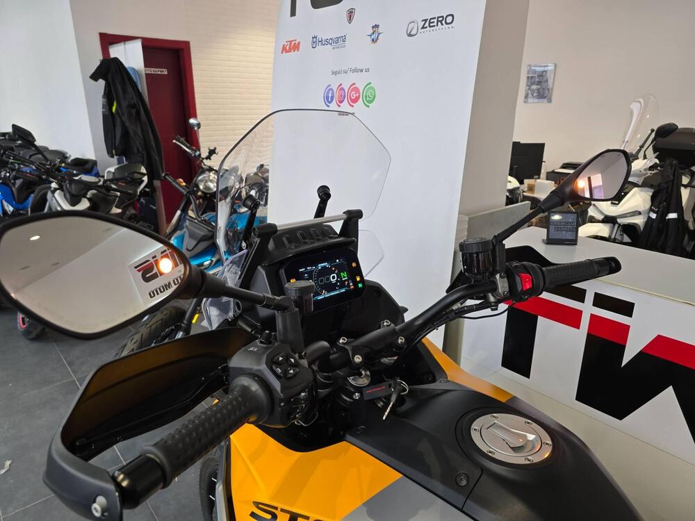 Moto Guzzi Stelvio (2024 - 26) (11)