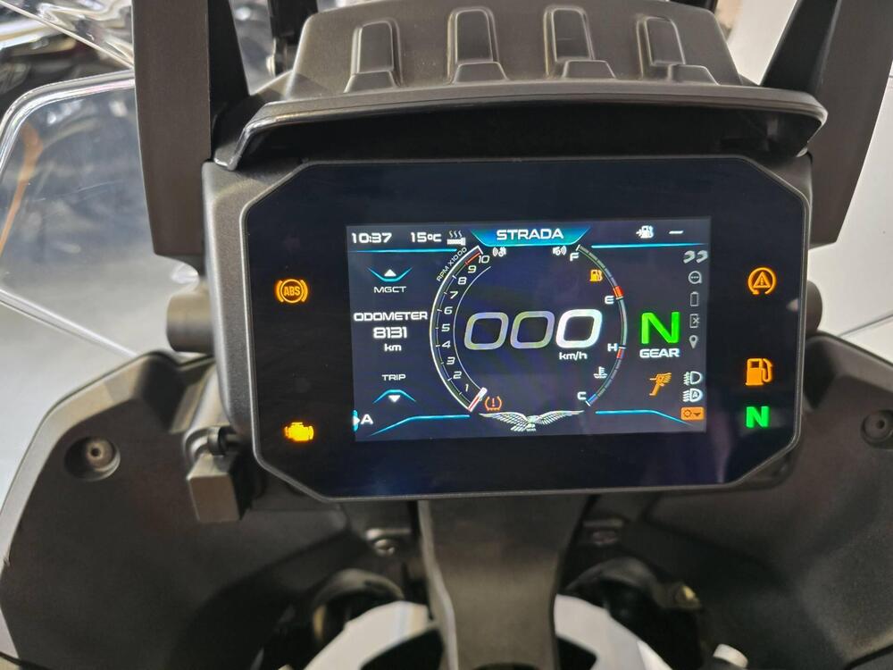 Moto Guzzi Stelvio (2024 - 26) (15)