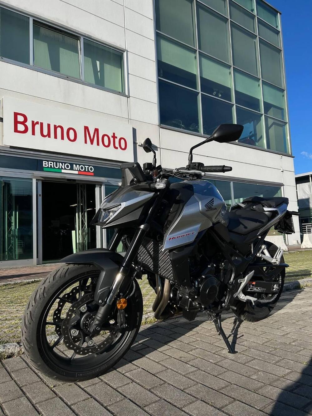 Honda CB 750 Hornet (2025) (3)