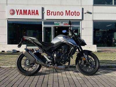 Honda CB 750 Hornet (2025) usata