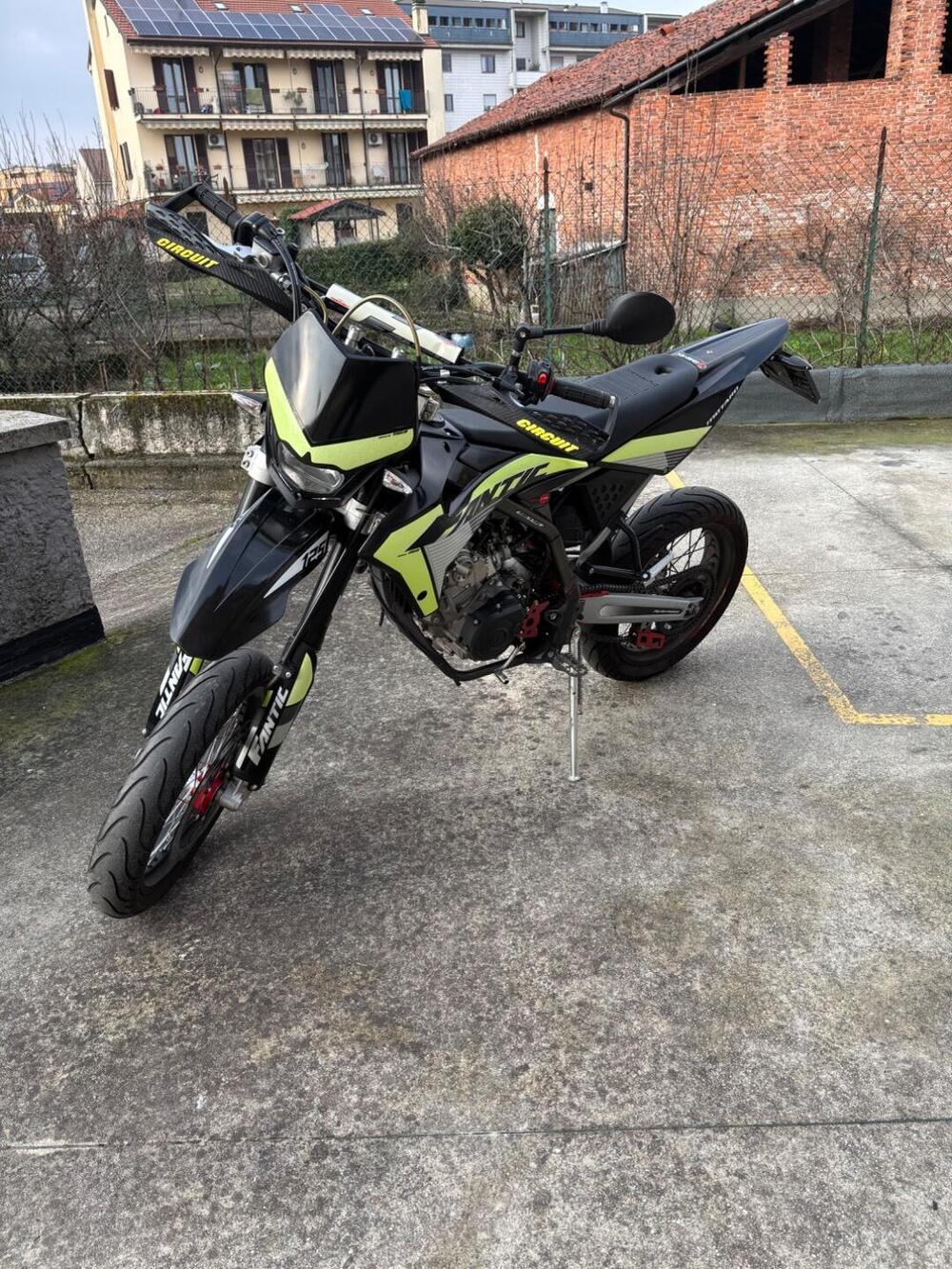 Fantic Motor Motard 125 Performance 4t (2020) (2)