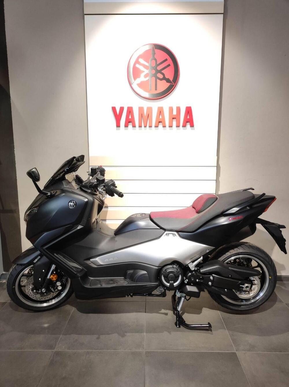 Yamaha T-Max 560 25th Anniversary (2026) (2)