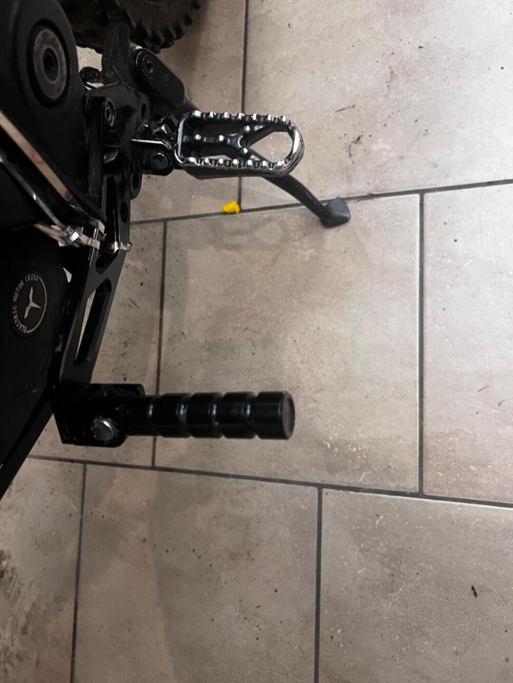 Talaria Moto Sting TL3000 L1e (2023 - 24) (6)