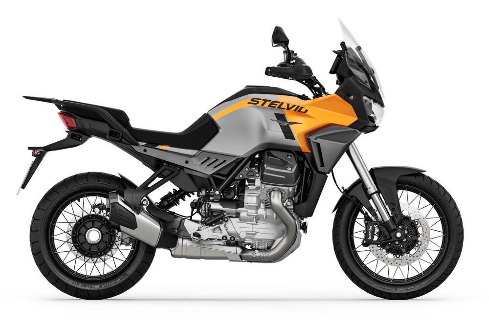 Moto Guzzi Stelvio (2024 - 26)