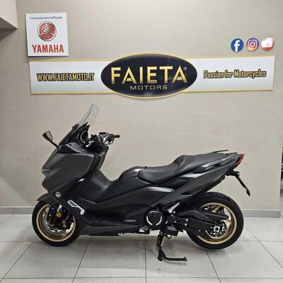 Yamaha T-Max 560 Tech Max (2021) usata