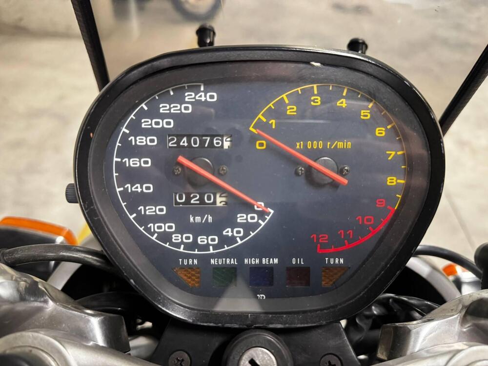 Suzuki GSX 1100S Katana (9)