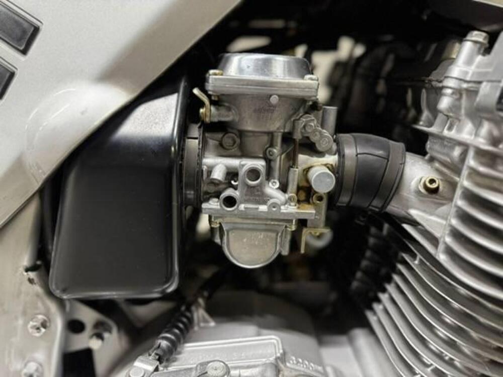 Suzuki GSX 1100S Katana (10)