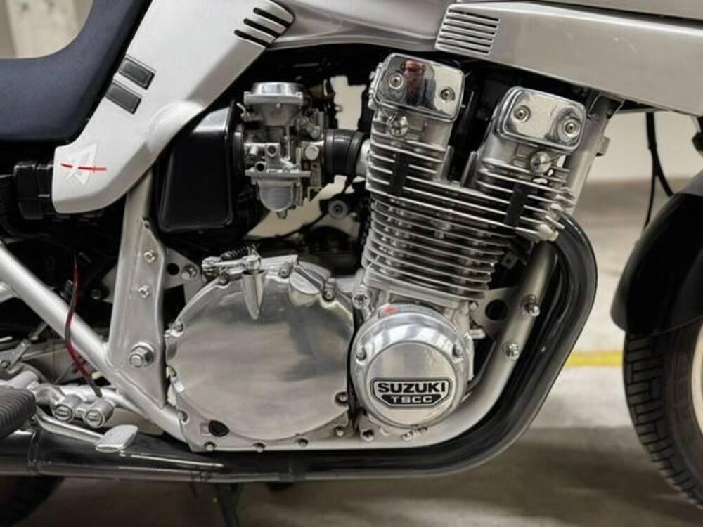 Suzuki GSX 1100S Katana (12)