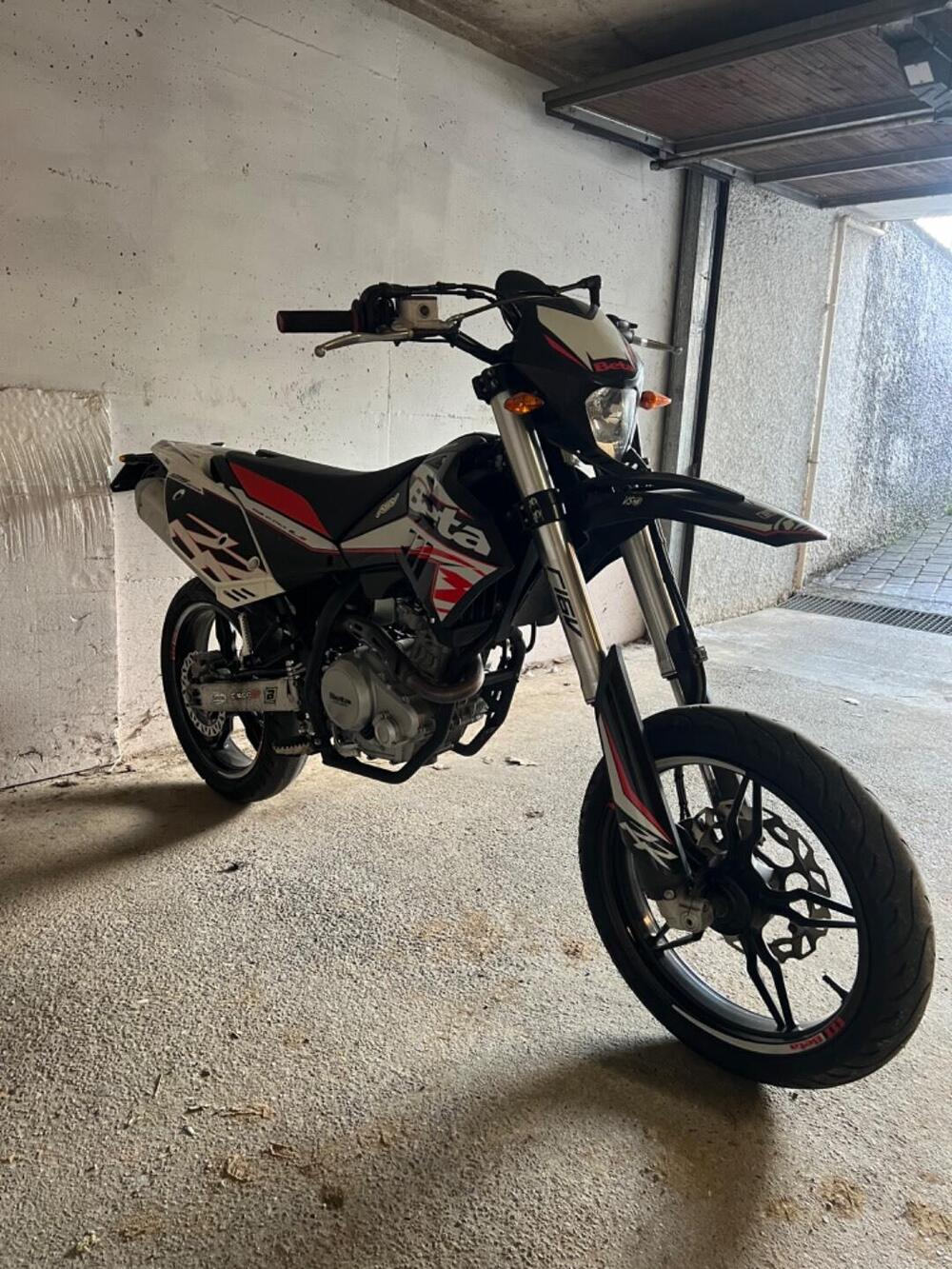 Betamotor RR 125 4T Motard LC (2018 - 20) (4)