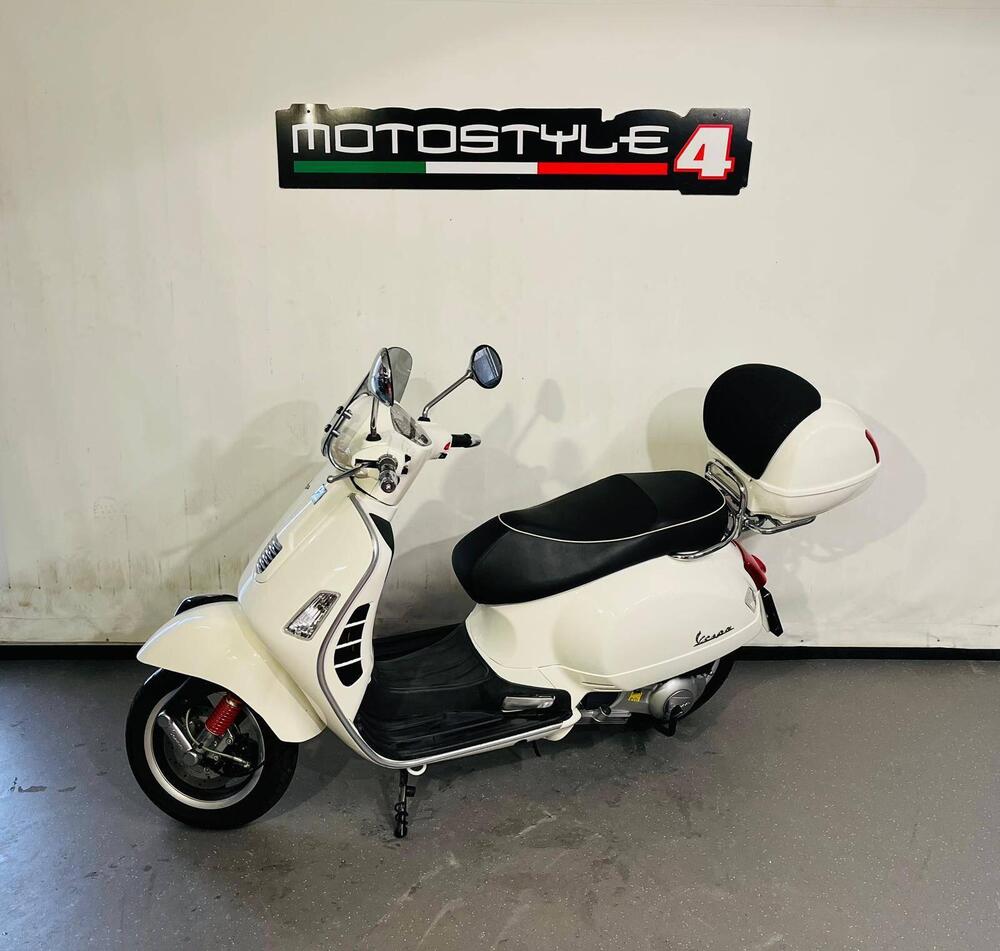 Vespa GTS 300 (2010 - 14) (2)