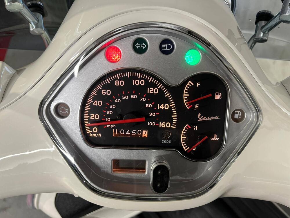 Vespa GTS 300 (2010 - 14) (3)