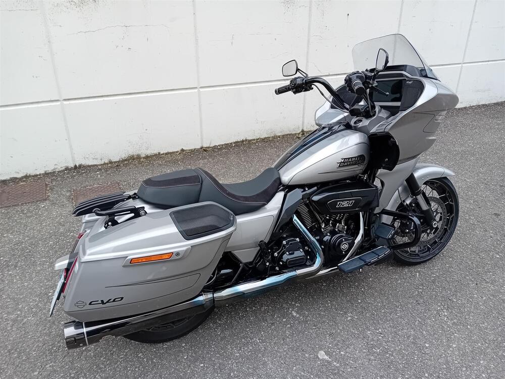 Harley-Davidson CVO Road Glide (2023) (3)