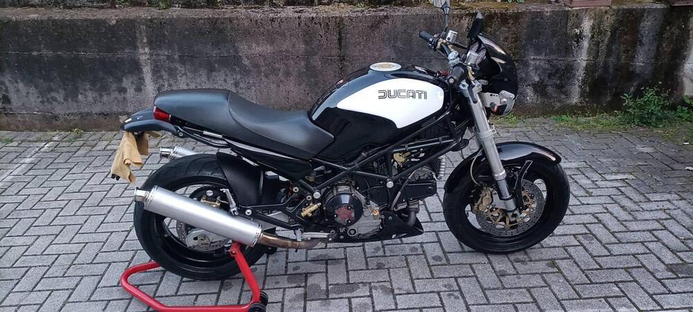 Ducati Monster 900 Dark I.E. (1999 - 02) (3)