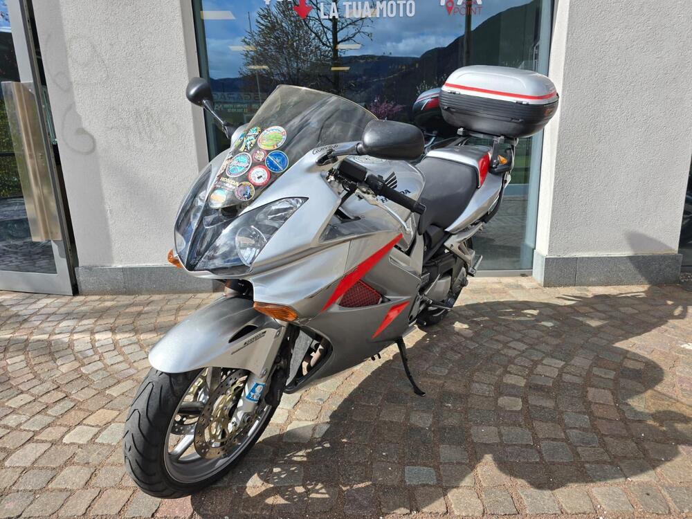 Honda VFR 800 (2002 - 05) (8)