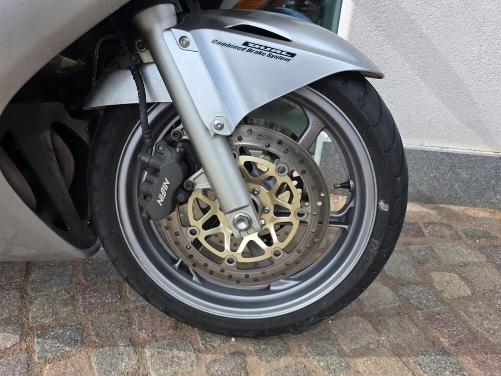 Honda VFR 800 (2002 - 05) (13)