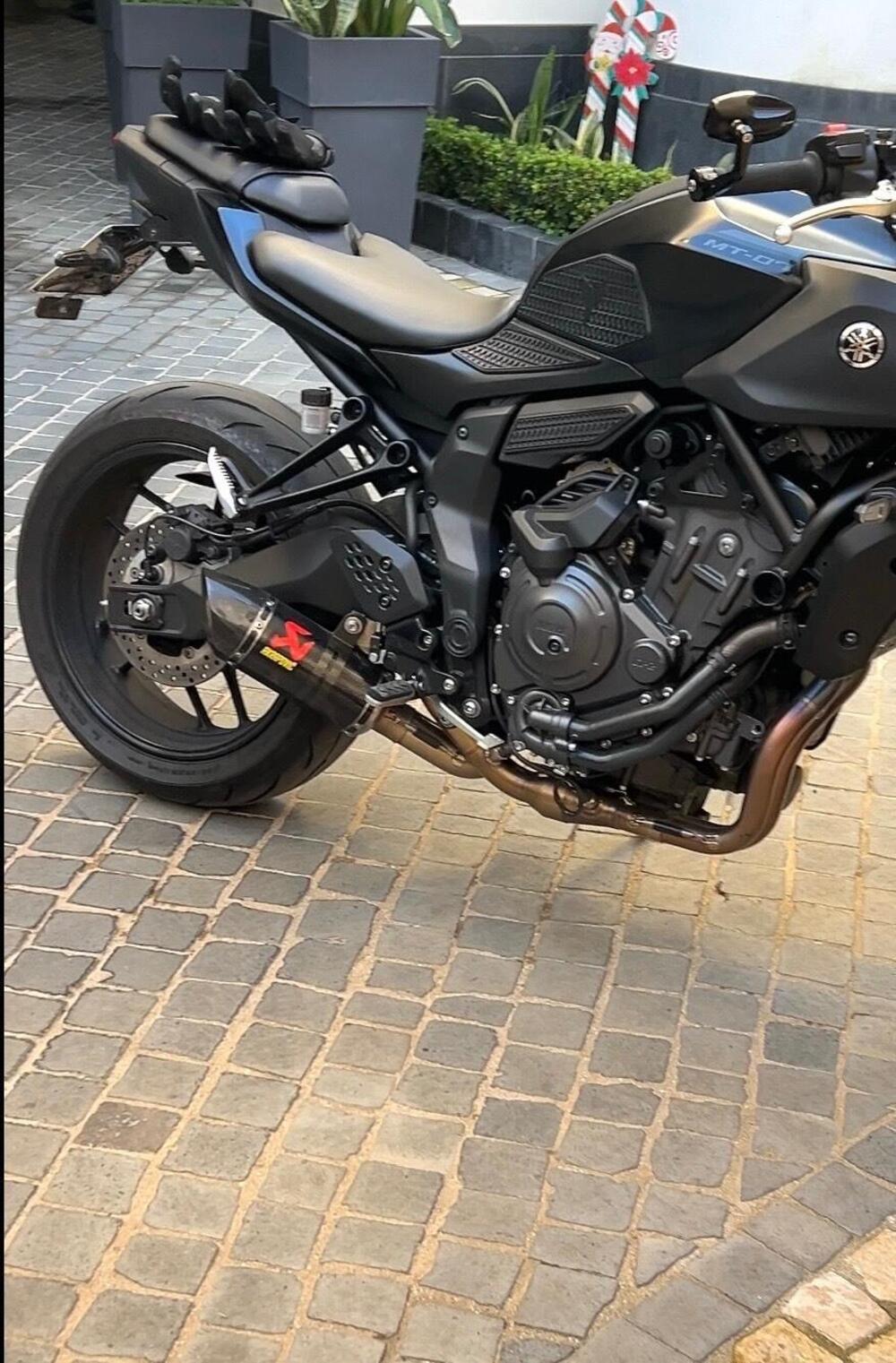 Yamaha MT-07 Y-AMT (2025 - 26) (5)