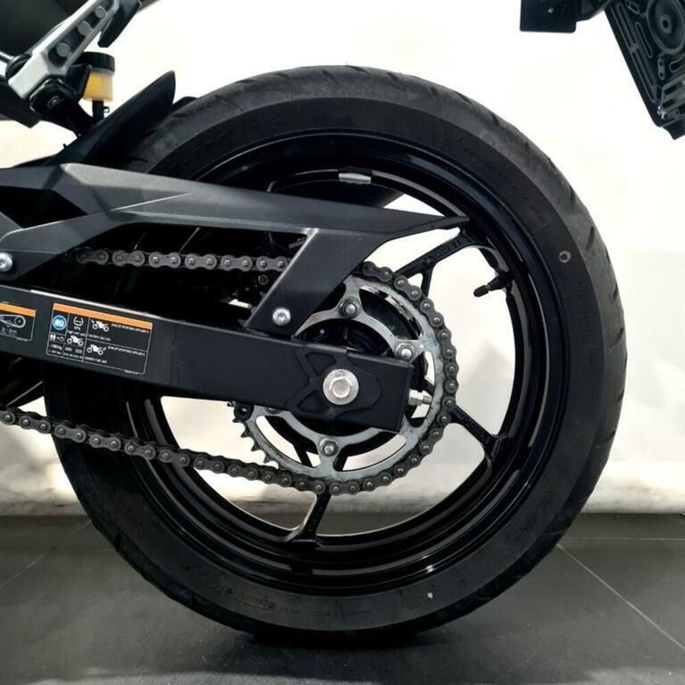 Kawasaki Z 400 (2023) (15)