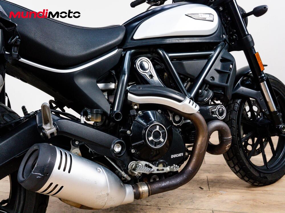 Ducati Scrambler 800 Icon Dark (2020) (4)