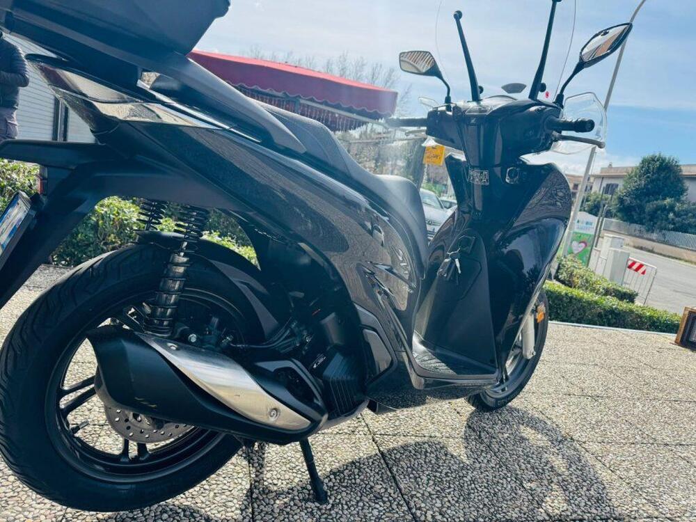 Honda SH 150i (2024 - 25) (6)