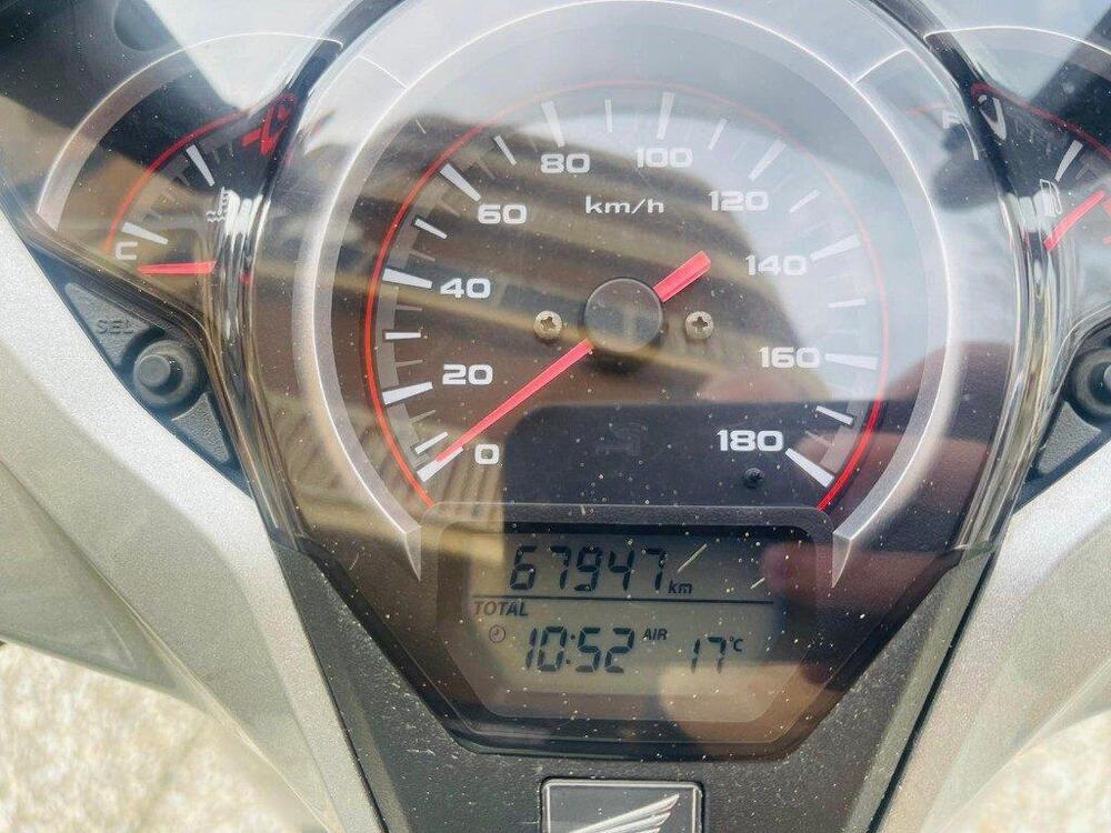 Honda SH 300 i ABS (2016 - 20) (9)