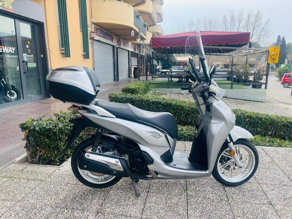 Honda SH 300 i ABS (2016 - 20) (8)