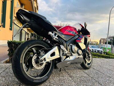 Honda CBR 600 RR (2005 - 06) usata